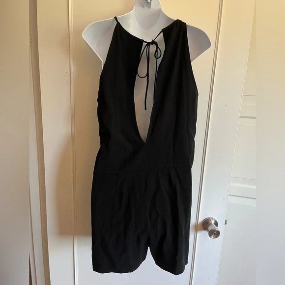 Babaton Salvador Romper, black  size 4 minimalist casual summer outfit. - Picture 4 of 15
